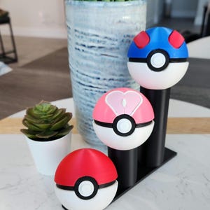Pokeball Etagere für Regal oder Schreibtisch. Kompatibel mit N3D Pokeball Designs und vielen mehr