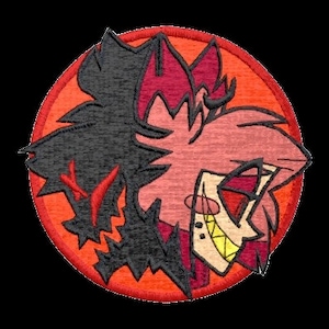 Può includere: Toppa ricamata con un personaggio dei cartoni animati con capelli rossi e neri, un vestito rosso e nero e un sorriso giallo. Il personaggio è posizionato su un cerchio rosso con un contorno nero.