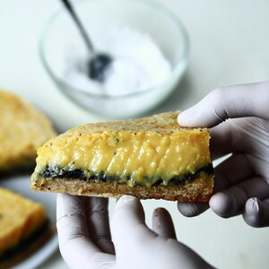 Vanilla, lemon & poppy seeds Cake Recipe | layered cake recipe | delightful cake recipe | gourmet cake recipe | pie recipe | dessert recipe