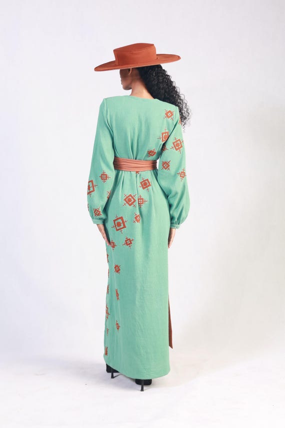 turquoise brown dress With Embroidery,ethiopian coll-shellkissed Long Cool Woman in Size:16 R Style with brown booties