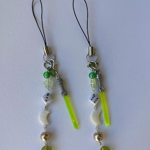celestial lightsaber keychain green/jedi