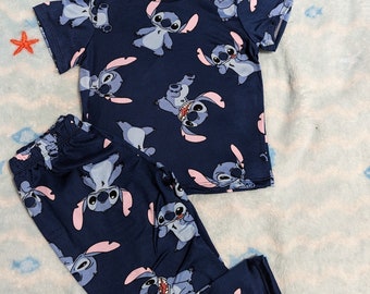 Lilo & Stitch Charakter | Zweiteiliger Pyjama aus Baumwolle | Kinder Pyjama Set | Disney-Figur | Nachtwäsche | Gemütlicher Pyjama