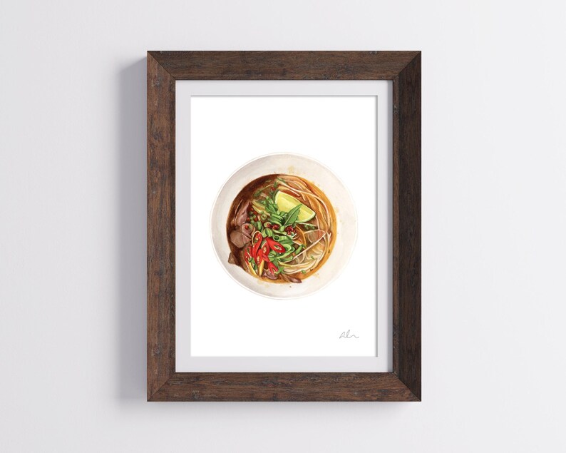 Puede incluir: Una ilustraci&oacute;n de acuarela de un cuenco de pho vietnamita, una sopa de fideos tradicional. La sopa est&aacute; cubierta con hierbas frescas, chiles y una rodaja de lima.