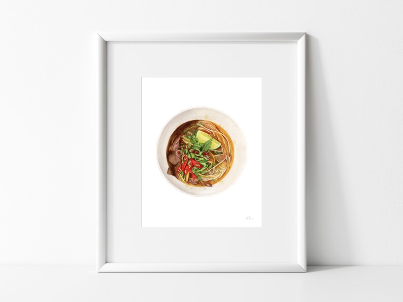 Puede incluir: Una ilustraci&oacute;n de acuarela de un taz&oacute;n de pho vietnamita, una sopa de fideos tradicional. El taz&oacute;n est&aacute; lleno de caldo, fideos, carne y verduras, incluyendo cebollas verdes, cilantro y una rodaja de lima.