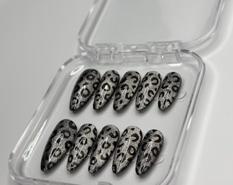 Leopard Print Cat Eye Press On Nails - Handmade - Reusable - Black and Silver