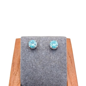 Boucles d&#39;oreilles bleu océan en moissanite - Taille ronde 4 mm, 5 mm, 6 mm - Argent sterling 925 - 1 paire