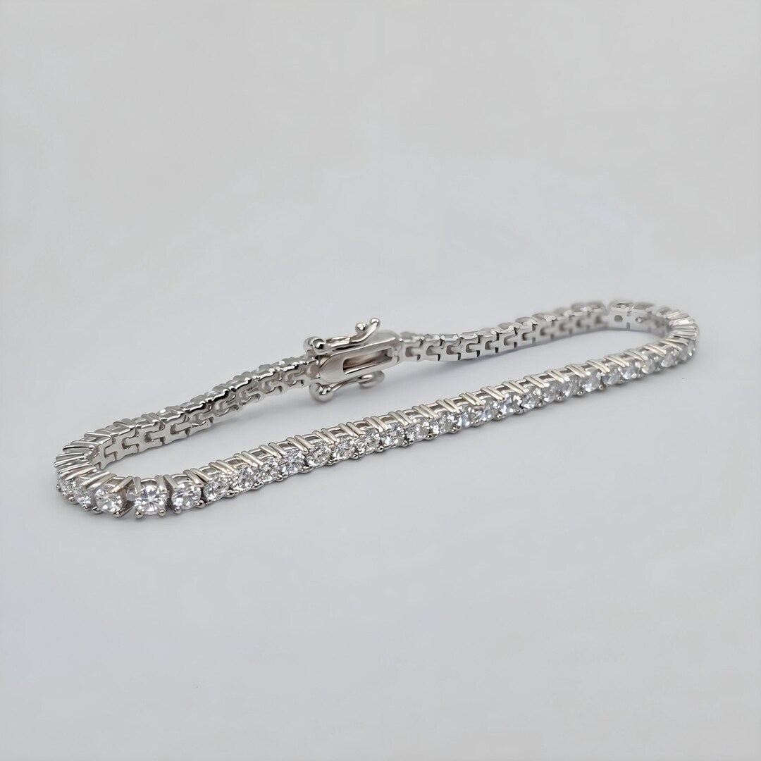 Moissanite Bracelet main image 0