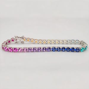 Regenbogen-Saphir-Tennis-Armband - 4 mm Rundschliff - 14ctw - 925 Sterling Silber - 17,8 cm Länge