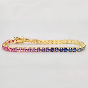 Regenbogen Saphir Tennis Armband - 4 mm Rundschliff - 14ctw - vergoldetes 925 Sterling Silber - 17,8 cm Länge