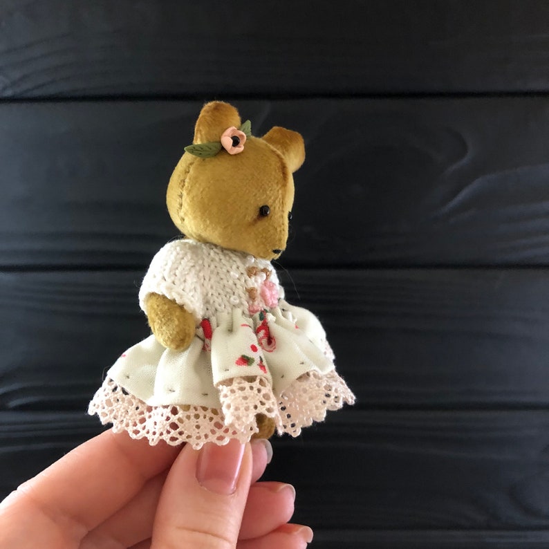 Ours en peluche habillé, ami miny blythe, jouet ours miniature fait main image 3