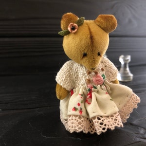 Ours en peluche habillé, ami miny blythe, jouet ours miniature fait main image 10