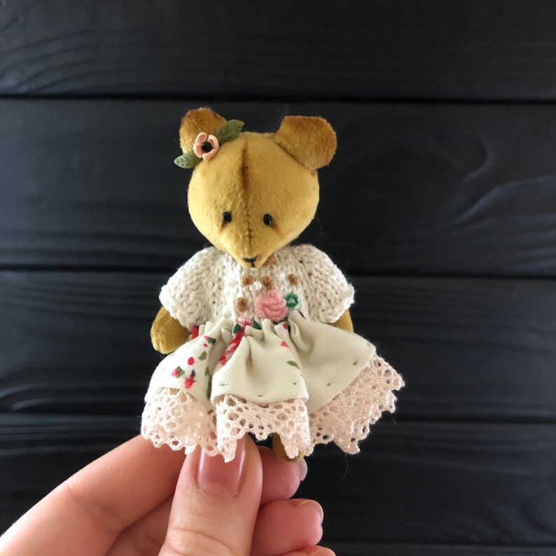 Ours en peluche habillé, ami miny blythe, jouet ours miniature fait main image 2
