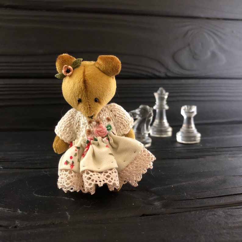 Ours en peluche habillé, ami miny blythe, jouet ours miniature fait main image 4