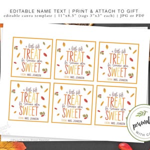 Op de afbeelding: Zes printbare cadeaulabels met een herfstthema. Elk label heeft een ontwerp met gele, oranje en rode bladeren met de tekst "a little fall treat for someone sweet" en "from: Mrs. Johnson". De labels zijn 7,6 cm bij 7,6 cm en zijn ontworpen om te worden afgedrukt op papier van 28 cm bij 21,6 cm.
