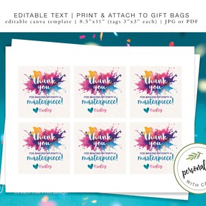 Pu&ograve; includere: Etichette di ringraziamento stampabili con un design ad acquerello in tonalit&agrave; di rosa, blu, giallo e verde. Il testo recita "Grazie per aver reso la mia festa un capolavoro!" con il nome "Hadley" in basso. Le etichette misurano 3 pollici per 3 pollici e sono progettate per essere stampate su carta da 8,5 pollici per 11 pollici.