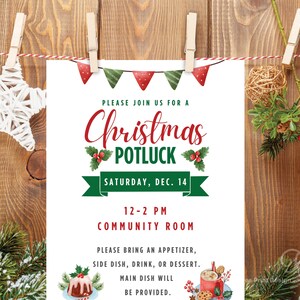 Könnte beinhalten: Eine weiße Einladung mit roten und grünen Weihnachtsdekorationen. Der Text lautet "Bitte schließen Sie sich uns zu einem Weihnachts-Potluck an, Samstag, 14. Dezember, 12-14 Uhr, Gemeinschaftsraum. Bitte bringen Sie einen Appetizer, eine Beilage, ein Getränk oder ein Dessert mit. Das Hauptgericht wird gestellt."