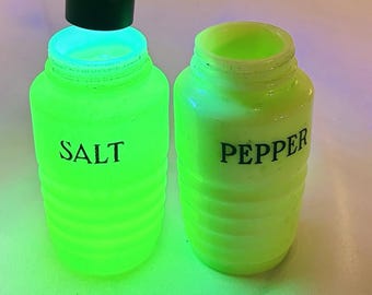 Vintage Jadeite Uranium Glass Beehive Salt & Pepper Shakers UV Glow Ribbed Set