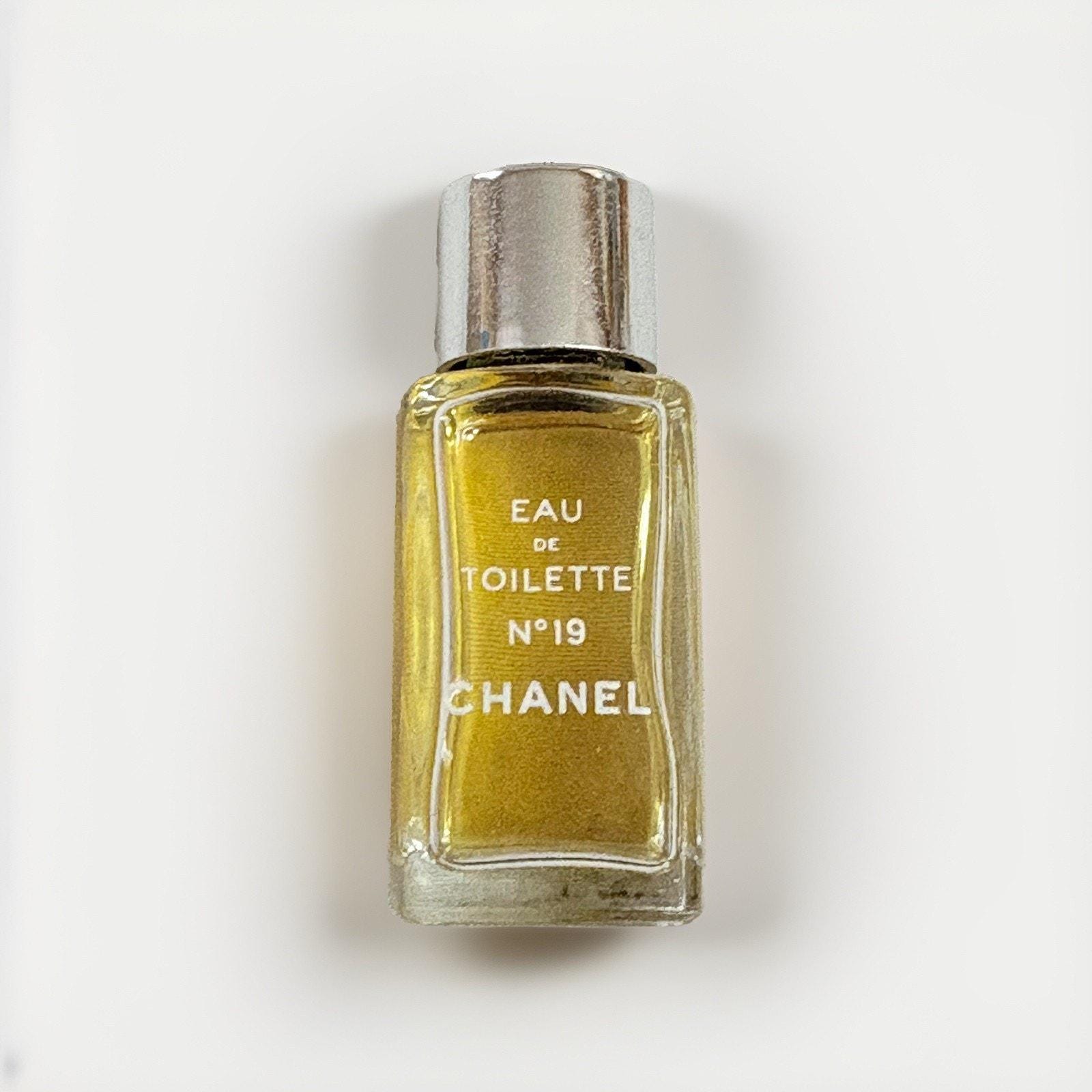 Chanel No 19 Vintage - Etsy