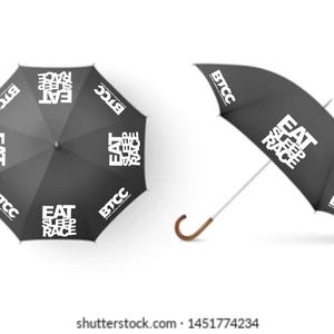 Puede incluir: Un juego de tres tazas de cer&aacute;mica con un acabado mate moteado. Cada taza presenta un color diferente: azul claro, crema y gris. Las tazas tienen un dise&ntilde;o simple y moderno, ideal para caf&eacute; o t&eacute;.