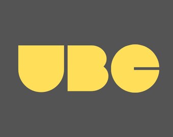Puede incluir: Un logotipo amarillo con las letras "UBC" en una fuente en negrita y estilizada.
