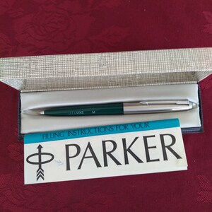 Vintage Parker-balpen. Deluxe M. Gekocht in 1970. Goede staat, hoewel er ooit op de originele doos is gekrabbeld.