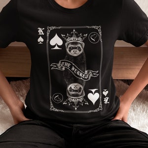 Ferret King Camiseta preta unissex para cartas de jogar