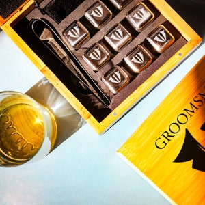 Personalized Groomsmen Whiskey Gift, Whiskey Cooling Stones, Custom Whiskey Set, Chilling Stones, Custom Groomsmen Gifts, Engraved Stones