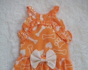 robe orange pour animal de compagnie