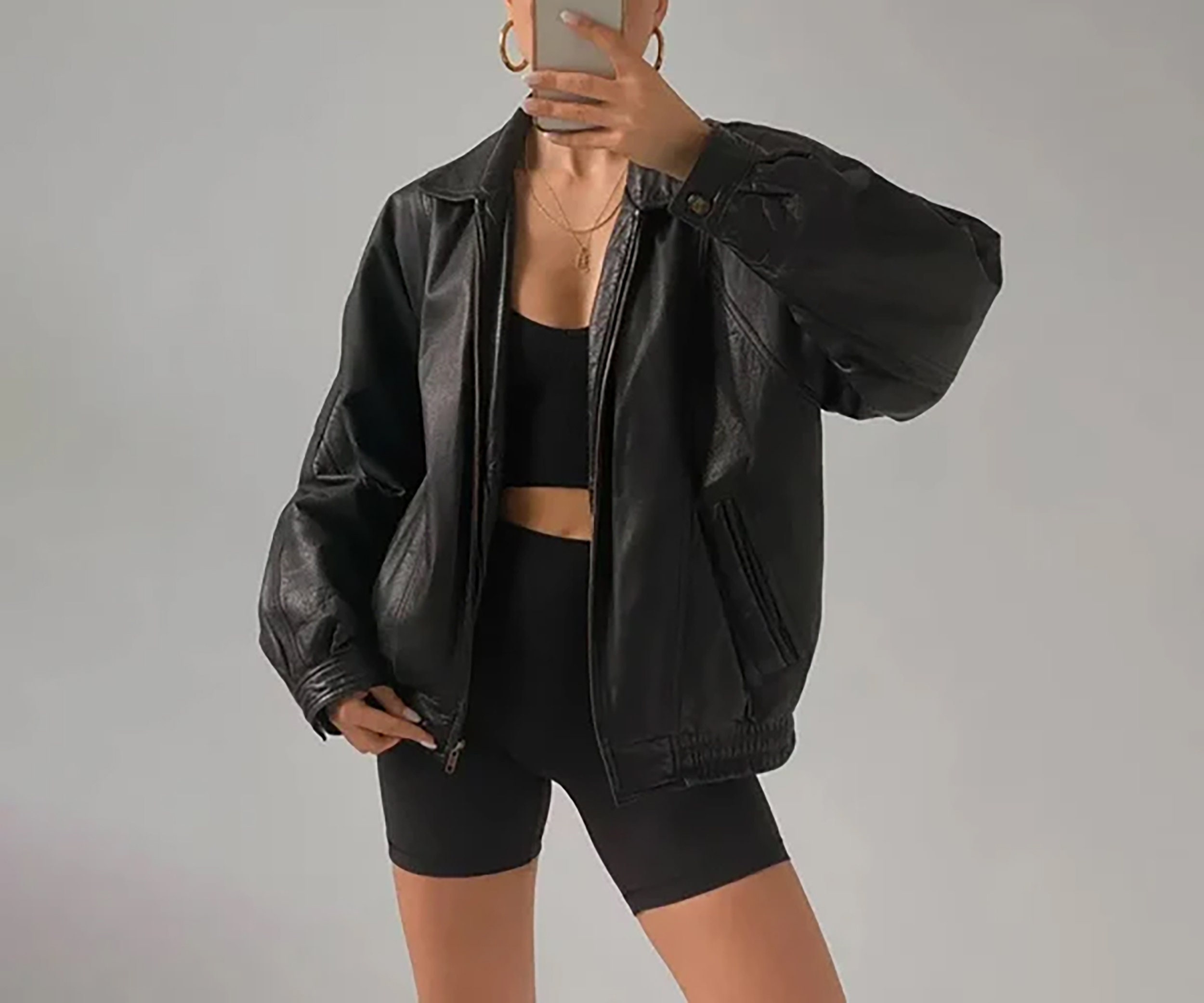 ジャケット・アウター 90s vintage short Black bomber jacket Vintage 90s Black Bomber Jacket With Retro Graphic