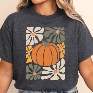 Pumpkin Floral Shirt, Retro Fall Shirt, Fall Sweatshirt, Autumn Crewneck, Women&#39;s Fall Pumpkin Shirt, Trendy Fall Tee, Fall Pumpkin Hoodie