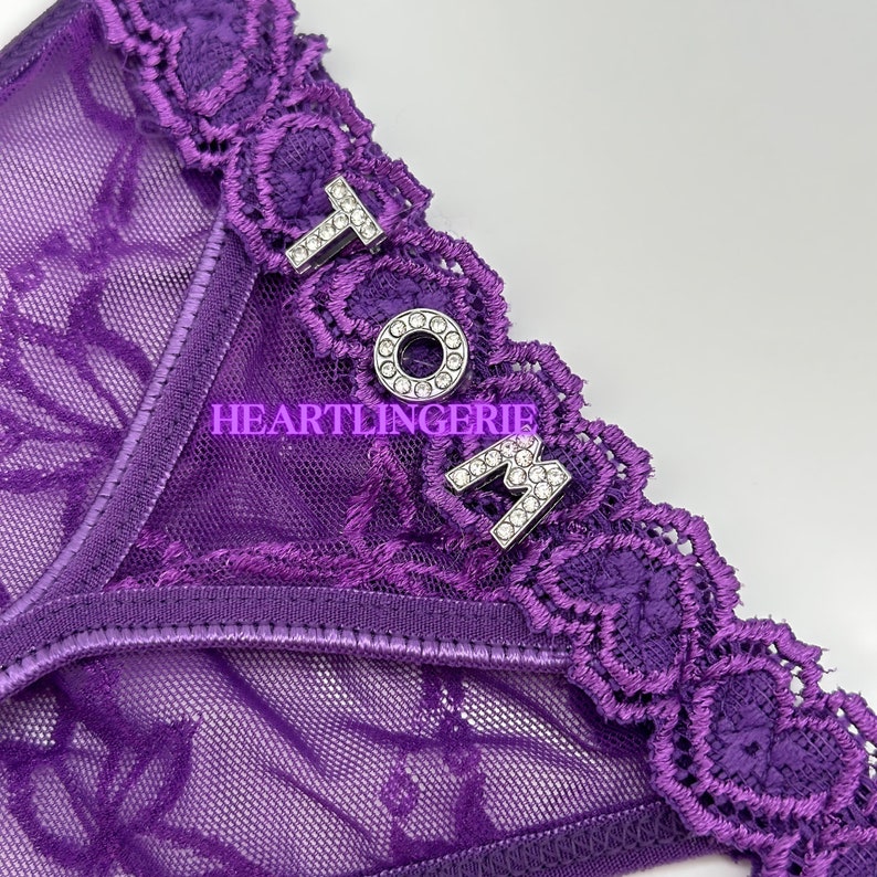 Custom Thong, handgefertigter/ personalisierter Tanga, Letter Thong, Personalisierbarer String Tanga, Namen Tanga mit Glitzerbuchstaben Purpurowy