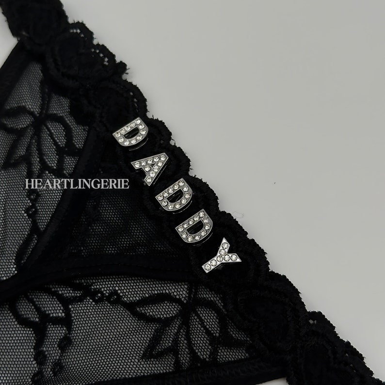 Custom Thong, handgefertigter/ personalisierter Tanga, Letter Thong, Personalisierbarer String Tanga, Namen Tanga mit Glitzerbuchstaben Schwarz