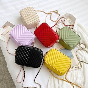 Stylish Designer Women Purse with Chain Handle, Trendy Women Party Wear Sling Bag, Fancy Shoulder Bag, Bags Purses, Party Bag Evening Clutch