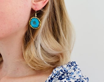 boucles d'oreilles fleur séchée bleue