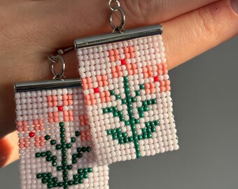 Bloemenrocailles met rozebloesempatroon, lichtgewicht handgemaakte statement-sieraden