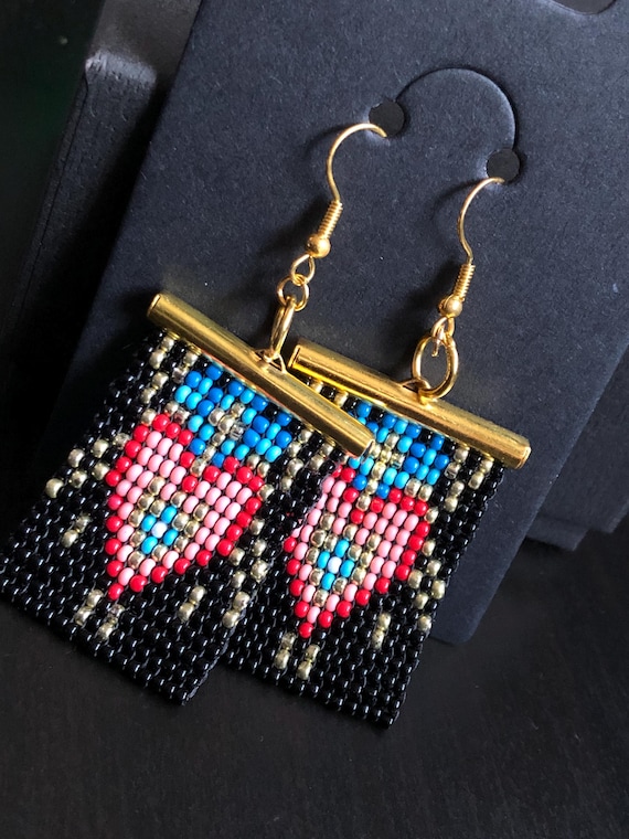 Perlen Herz Ohrringe, Handgefertigte Ohrringe in Schwarz und Rot