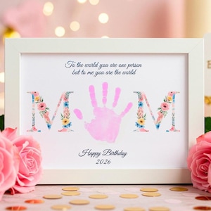 Arte floral con huella de mano para mamá: regalo de cumpleaños para mamá (PDF/PNG descargable)