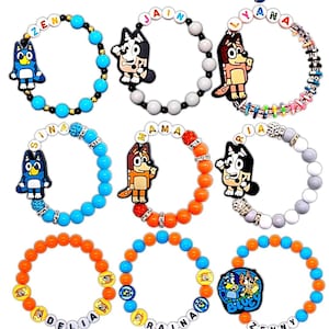 Pulsera personalizada de Bluey y Bingo con nombre y dije de muffin, joyería infantil personalizada para regalo de cumpleaños.