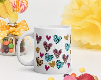 Taza con corazones taza estampado animal print, taza para regalar, taza de cerámica, taza día de la madre, taza para mamá, regalo para mamá.