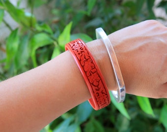 VINTAGE Carved Cinnabar Bracelet, Hand Carved Red Asian VINTAGE Carved Cinnabar Bracelet, Hand Carved Red Asian