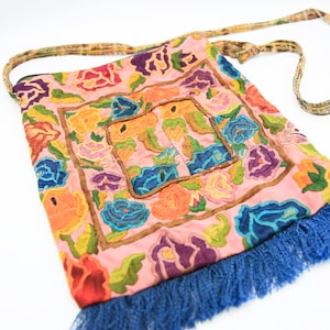 VINTAGE Colorful embroidered Mexican Chiapas hippie/boho tote bag with flower design