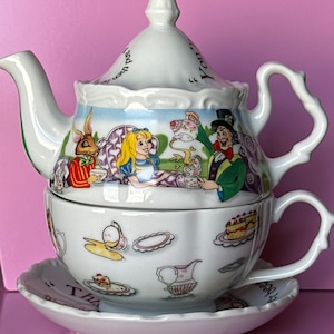 Alice in Wonderland Tea for One 16-Ounce Teapot and 10-Ounce Cup