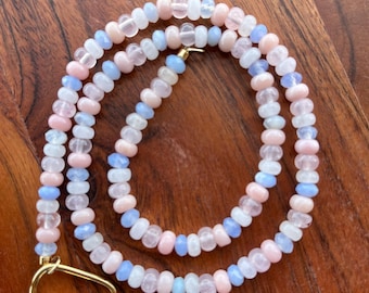 Collana con pietre preziose e perline, collana con perline arcobaleno, collana con moschettone, collana con caramelle, collana boho, collana colorata, perline arcobaleno