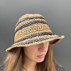 Cappello da pescatore all'uncinetto / Cappello estivo in paglia / Cappello da spiaggia all'uncinetto / Cappello Panama in stile barcaiolo / Cappello da pescatore in rafia / Cappello da sole in paglia di carta / Cappello a righe