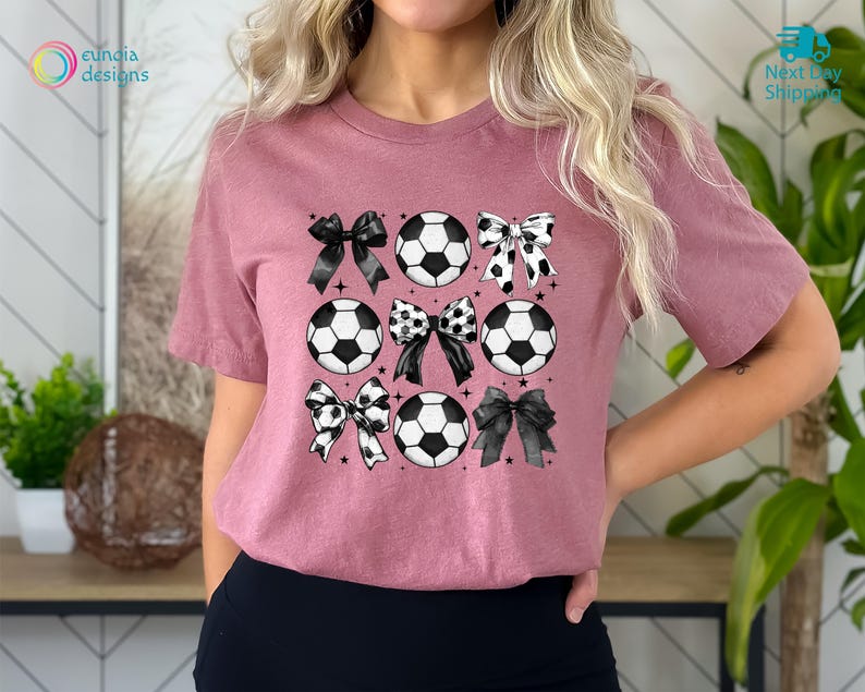 Vintage Soccer Bow Shirt, Game Day Sweatshirt, Sport Mom Gift, Cheer Mom Tee, Gift For Soccer Lover Mom, Soccer Coach Gift, Coquette Soccer bild 3