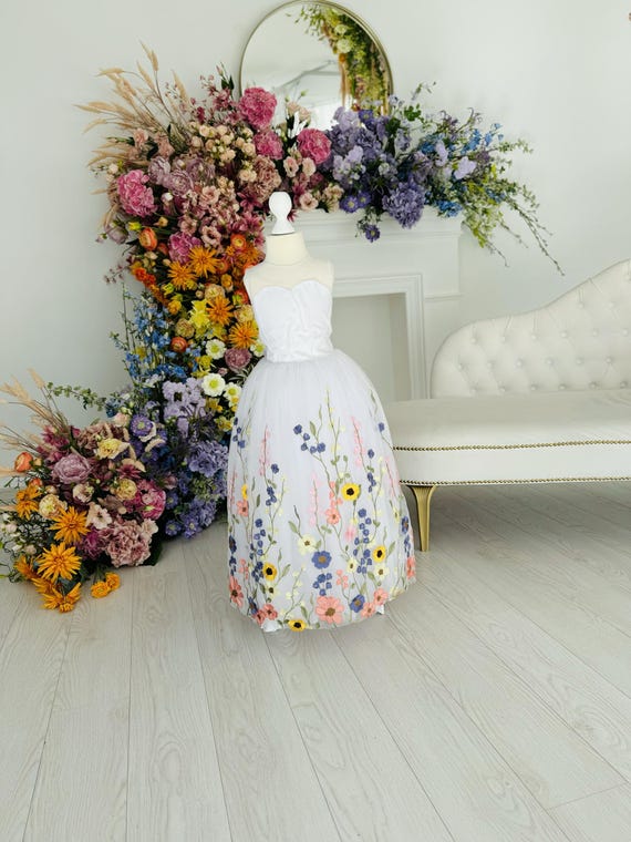 white dress with pink and blue flowers Embroidered Tulle Flower Girl Dress, Princess Lace Gown Meadow Floral, Wedding, Birthday, Special Occasion Outfit for Girl inspired bodice Semi-Sweetheart Black And White Short Colour:BURGUNDY