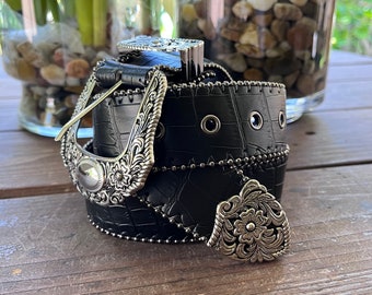 00s スタッズ crocodile belt archive vkei y2k Y2k/2000s Faux Alligator Leather Pattern With Detailed Metal