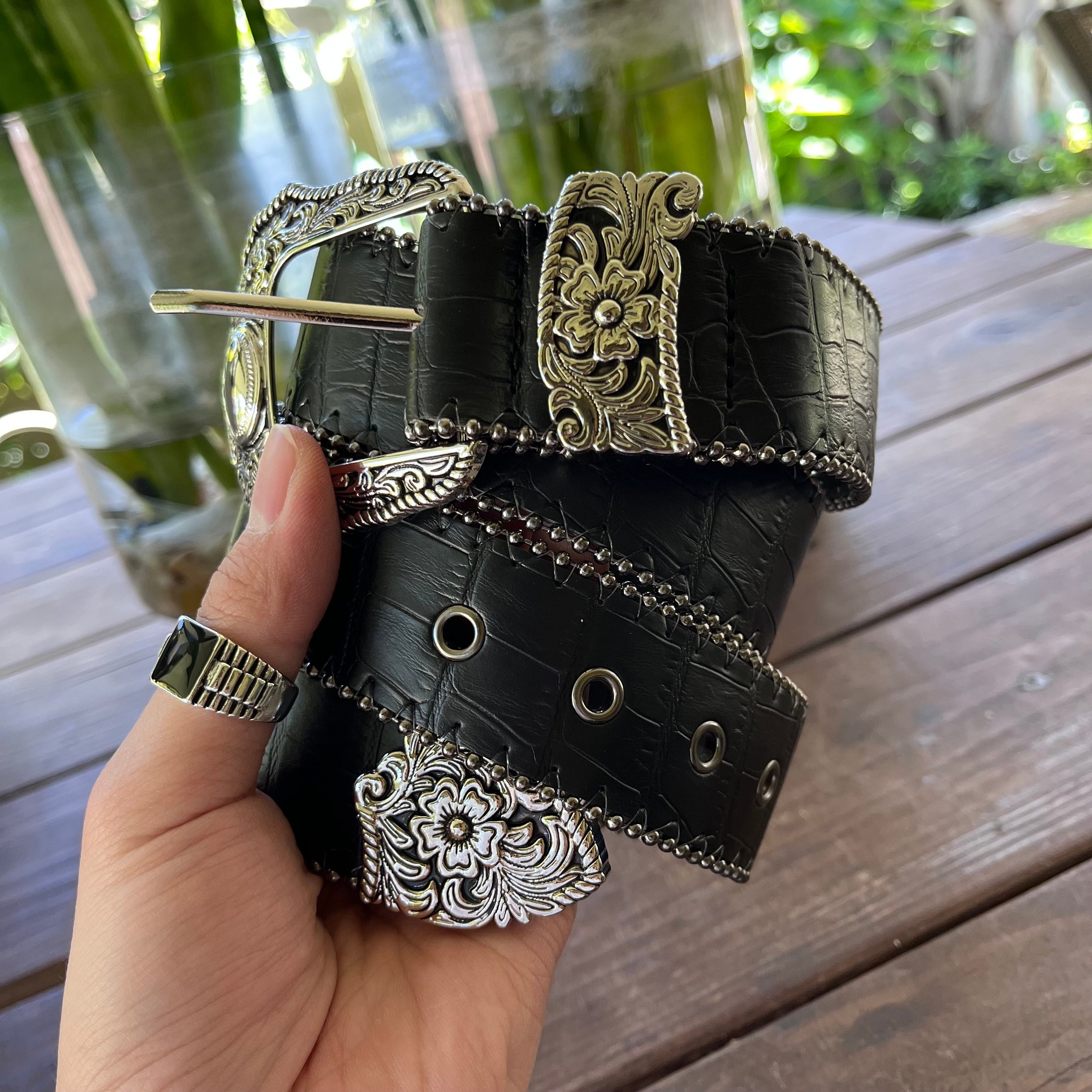 Y2k/2000s Faux Alligator Leather Pattern With Detailed Metal