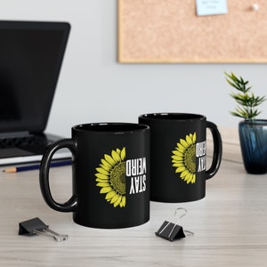 Bleib seltsam Kaffeetasse mit Sonnenblume Design Muttertagsgeschenk Geschenke für Frauen Biene und Sonnenblume Kaffeetasse Sonnenblume Becher Bienenbecher Bienenliebhaber
