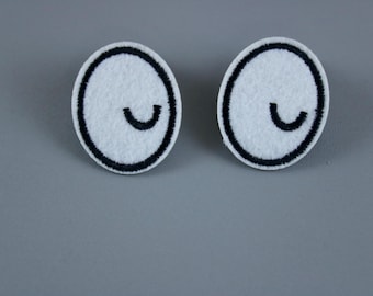 a pair of wink eyes patch, iron on patch, embroidered patch, aesthetic patch, funny patch, for jacket, for backpack,